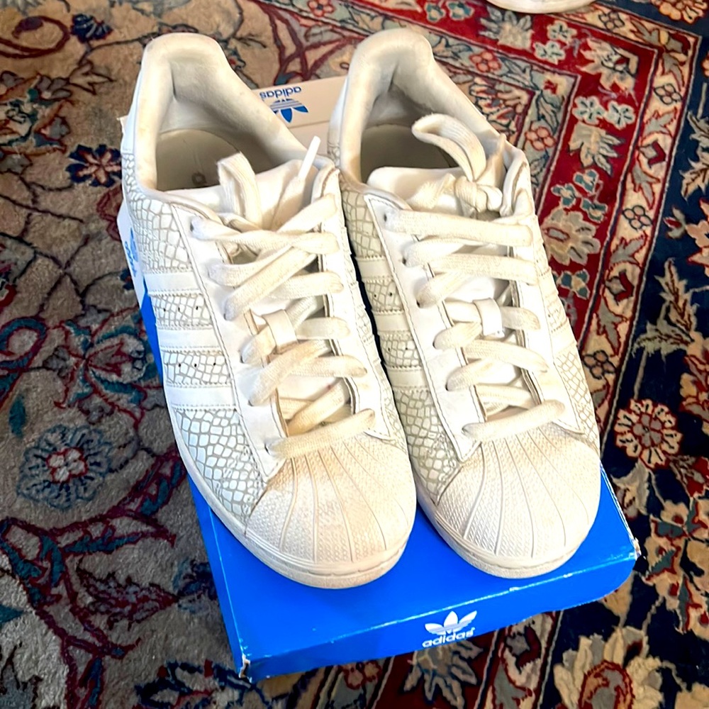Adidas woman shoes
